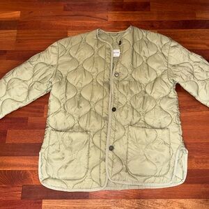 Lightweight quilted puffer jacket